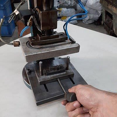 Dispositivos para montagem de produtos